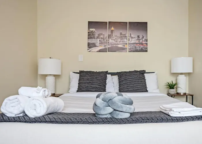 City View Newly Renovated 3 Beds With Free Parking Lm2209