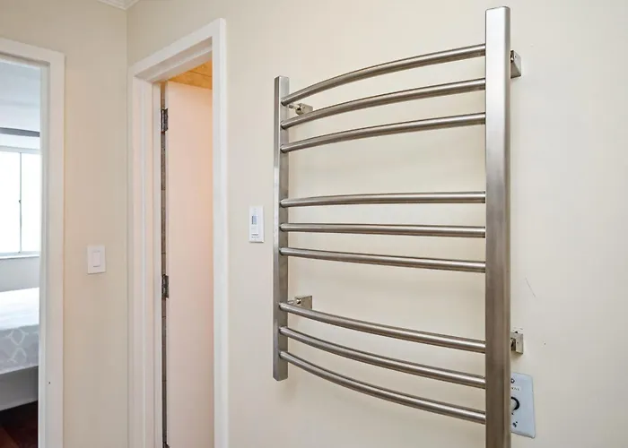City View Newly Renovated 3 Beds With Free Parking Lm2209