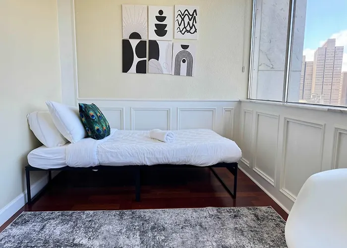 City View Newly Renovated 3 Beds With Free Parking Lm2209