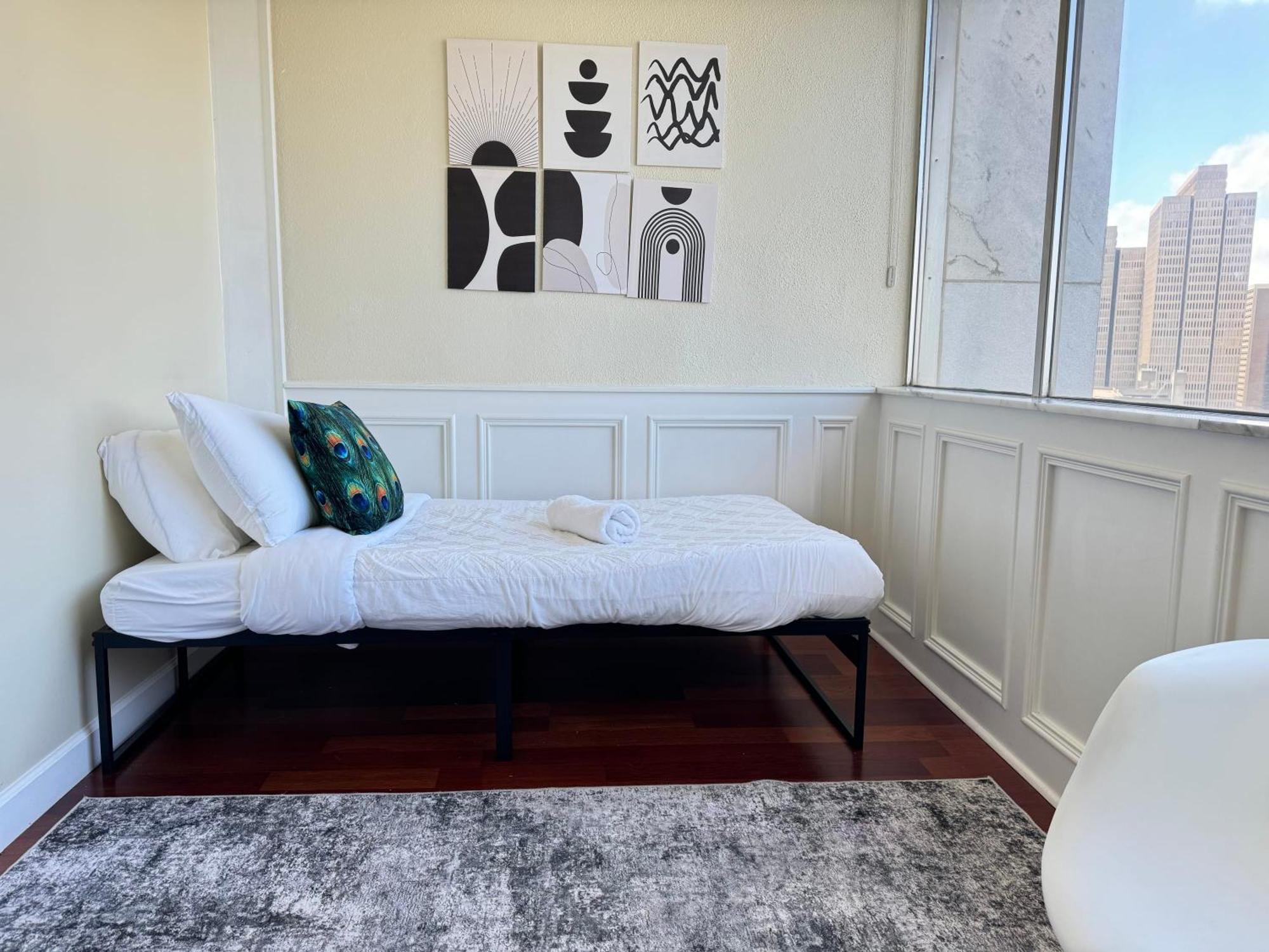 View Newly Renovated 3 Beds With Free Parking Lm2209 Appartement *